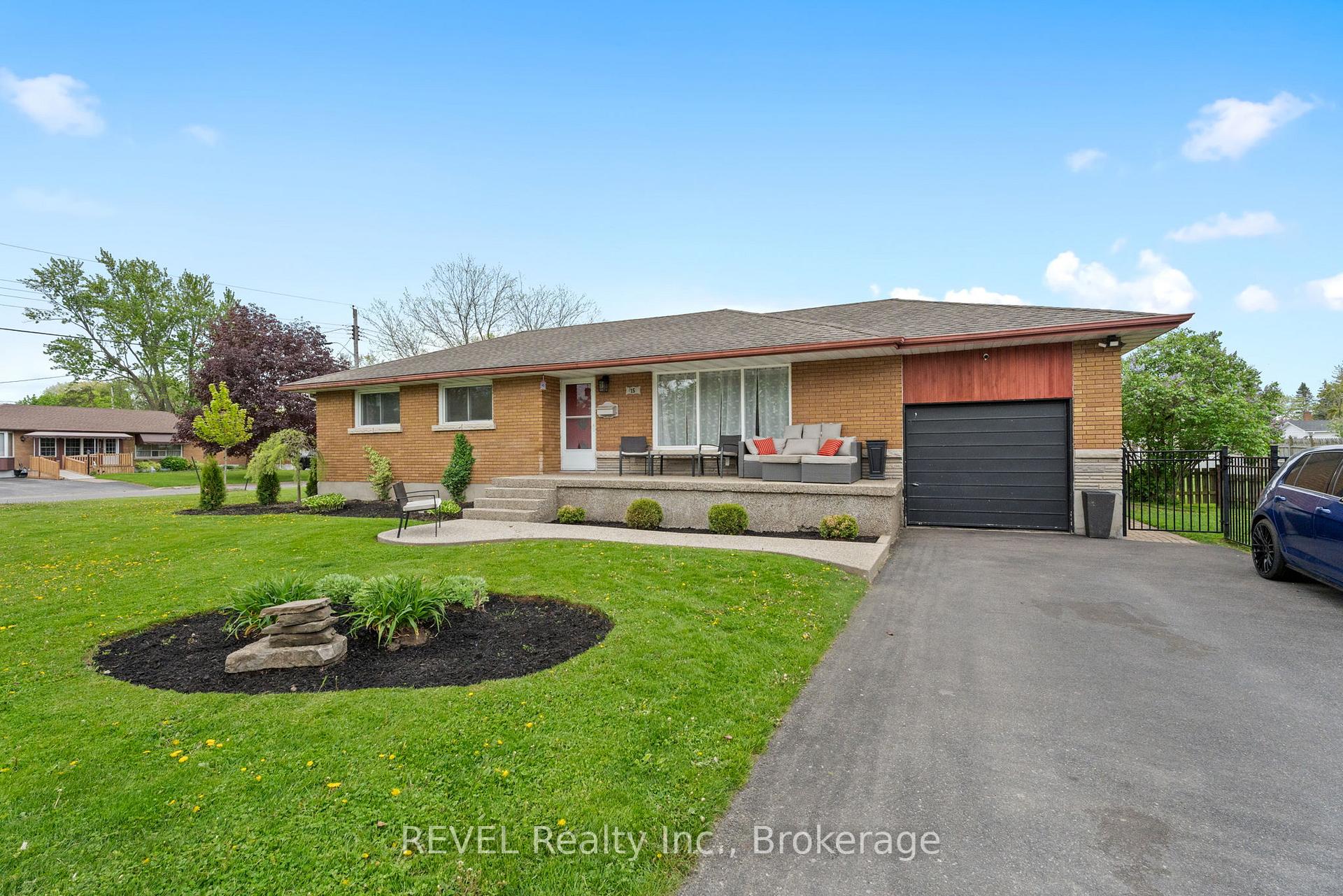 15 Dexter Drive, Welland, ON L3C 4B3
