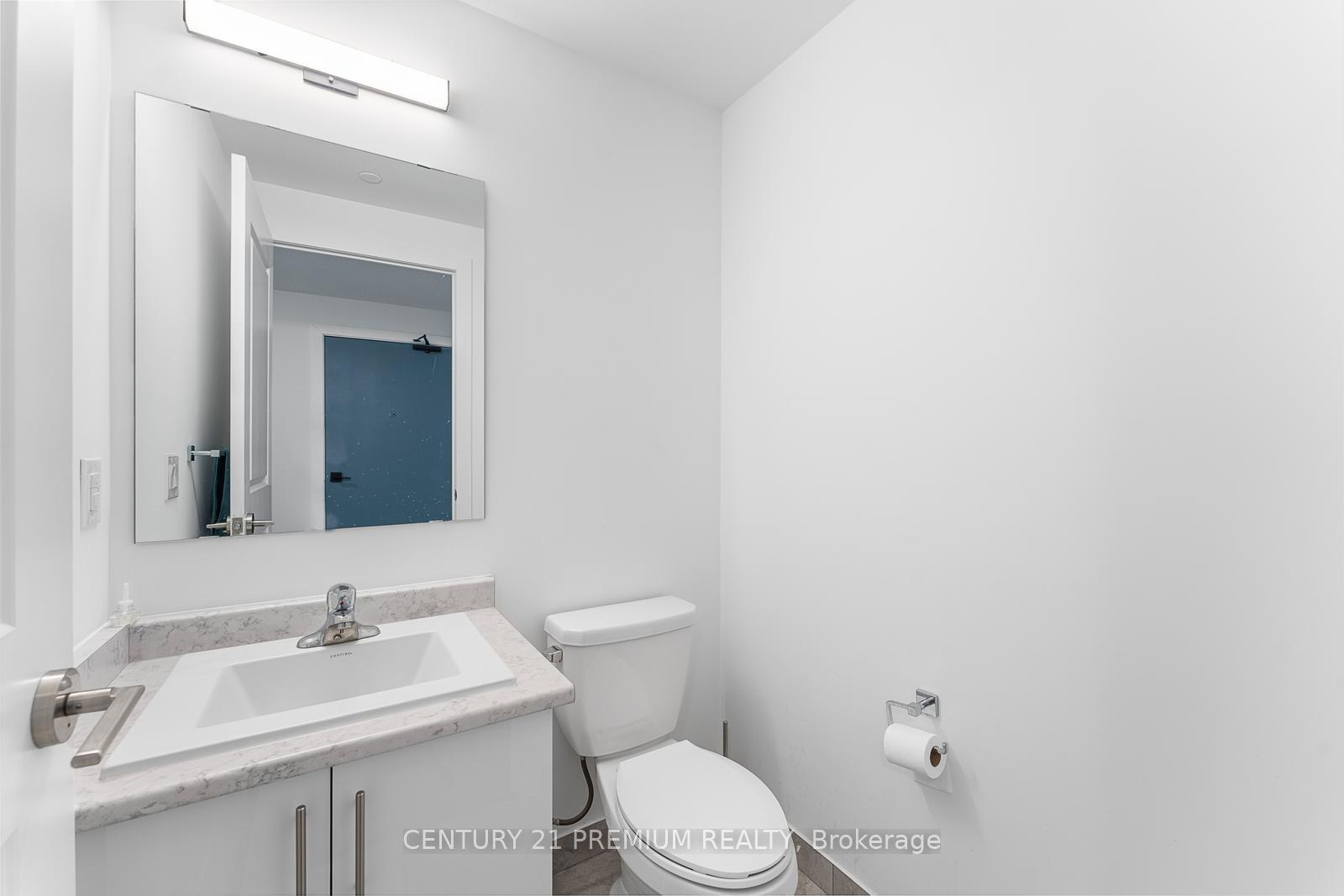 3 Bedrooms Condo at 1063 Douglas Mccurdy Comm, Mississauga For sale