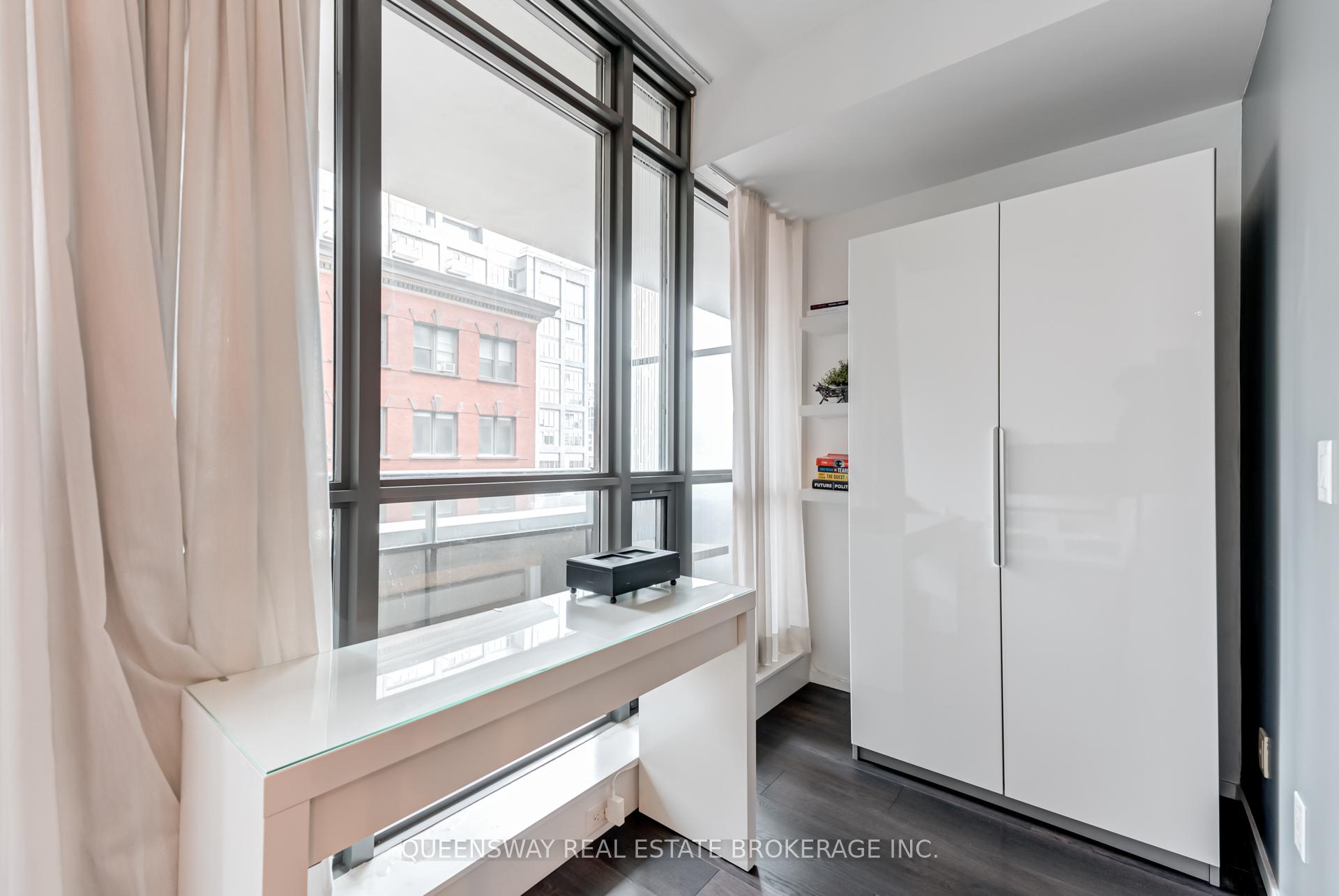 2 Bedrooms Condo at 8 Charlotte, Toronto For sale