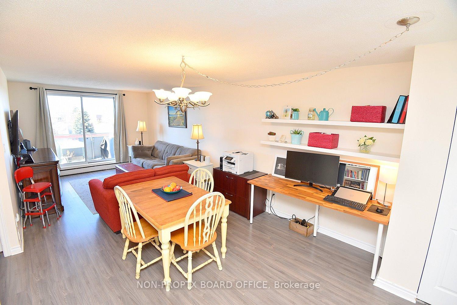 2 Bedrooms Condo at 893 Concession,  Hamilton For sale