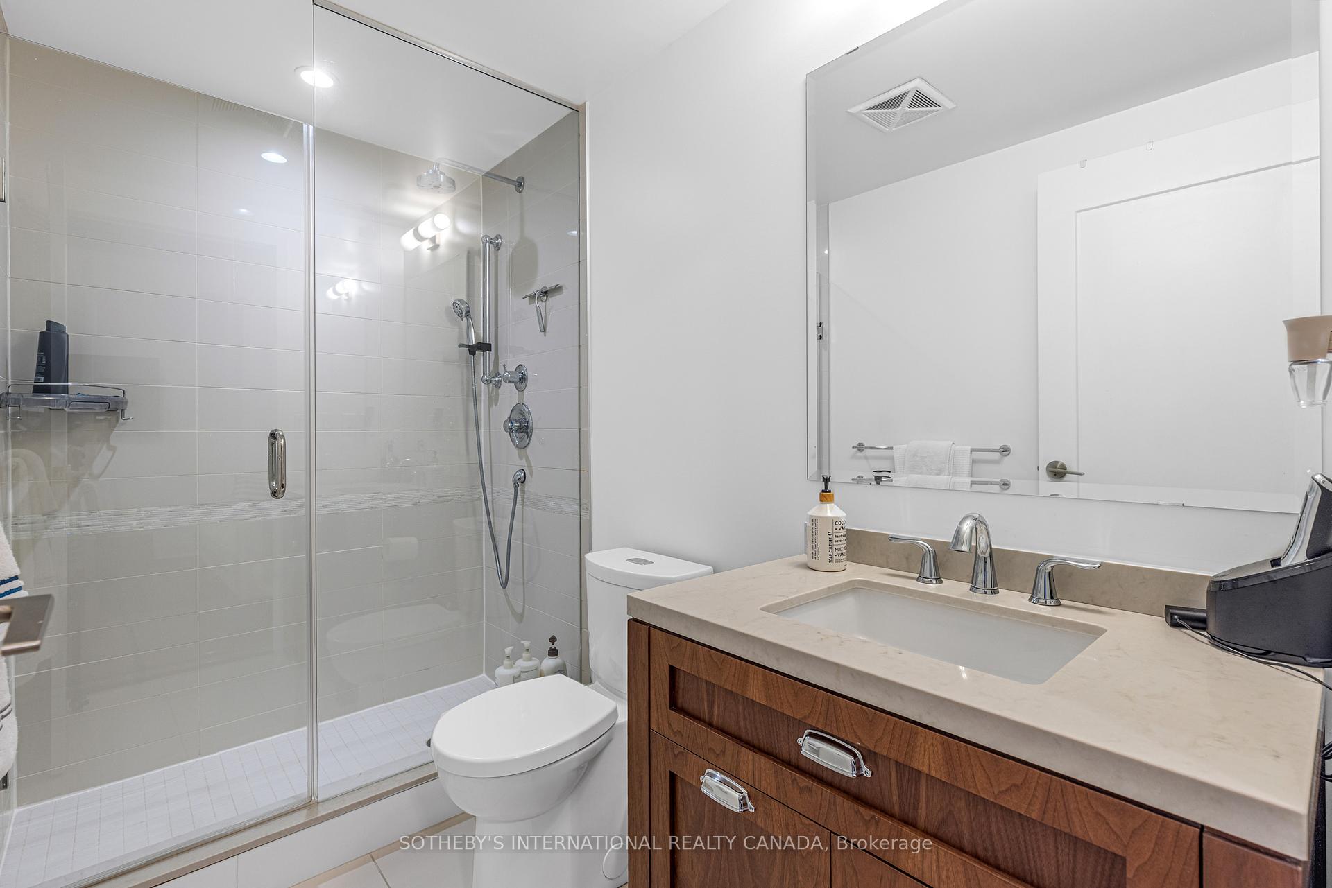 4 Bedrooms Condo at 25 Malcolm, Toronto For sale