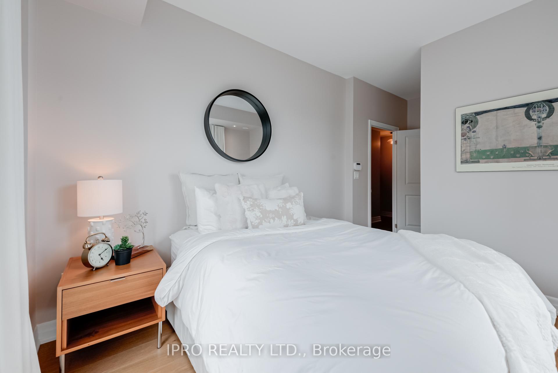 5 Bedrooms Condo at 15 Sousa Mendes, Toronto For sale