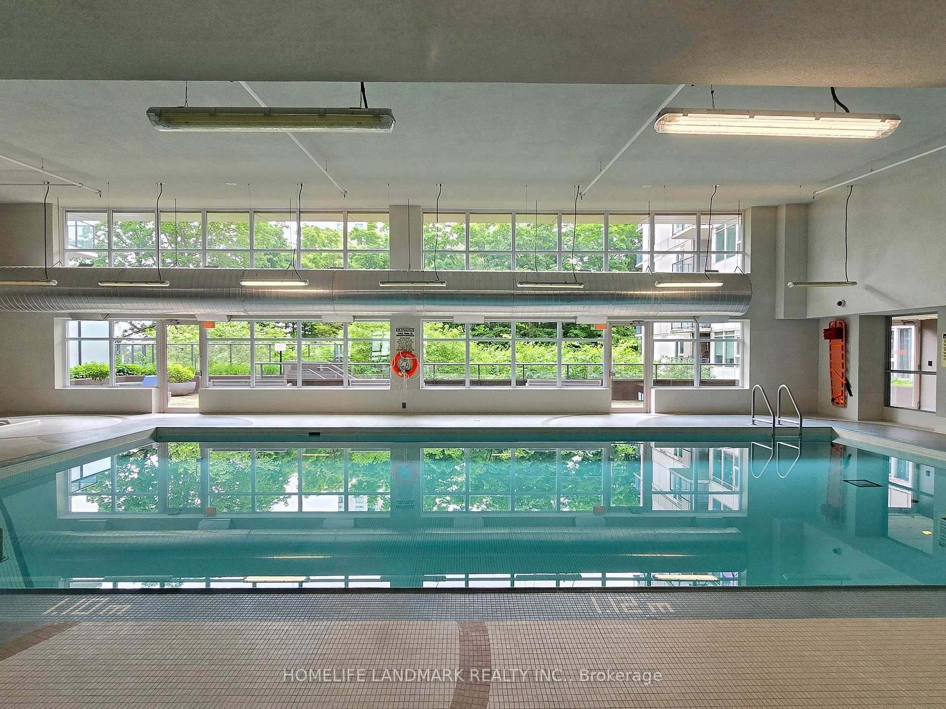 2 Bedrooms Condo at 190 Borough, Toronto For sale