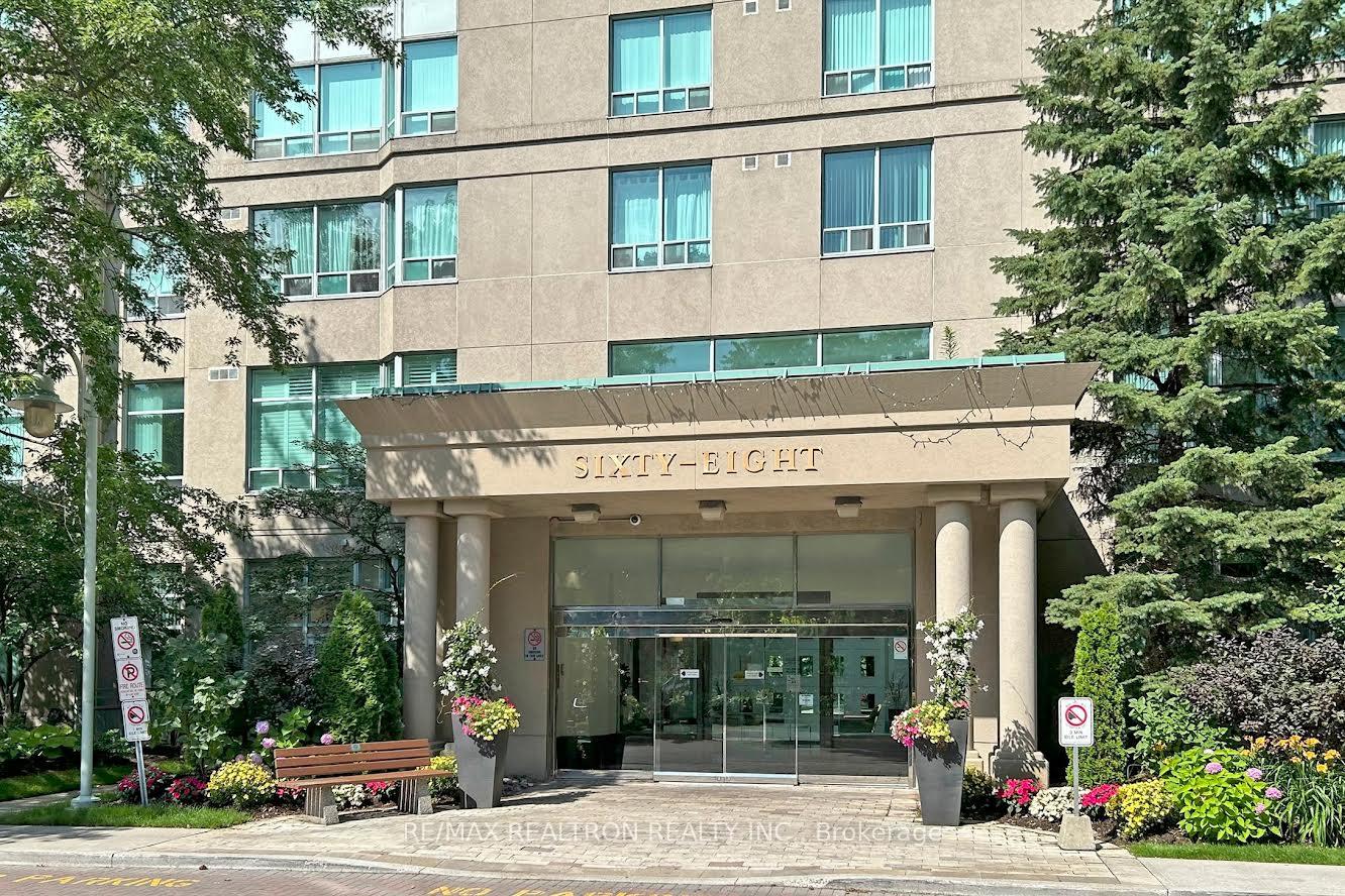 3 Bedrooms Condo at 68 Corporate, Toronto For sale