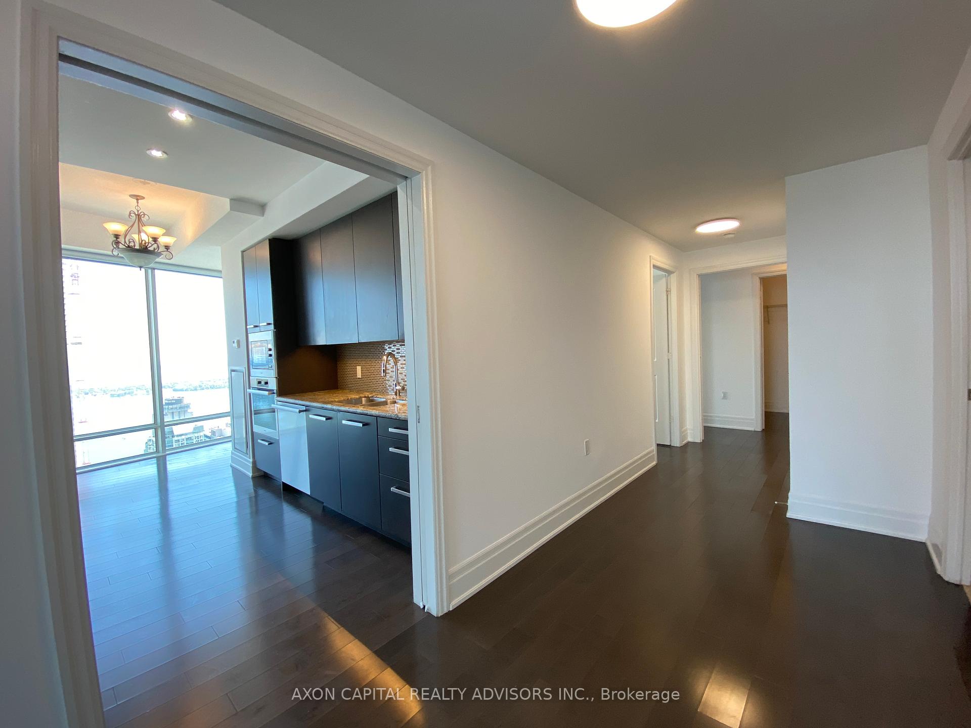 3 Bedrooms Condo at 8 The Esplanade, Toronto For sale