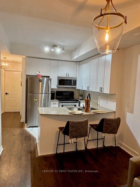 80 Carr Street, #Th8