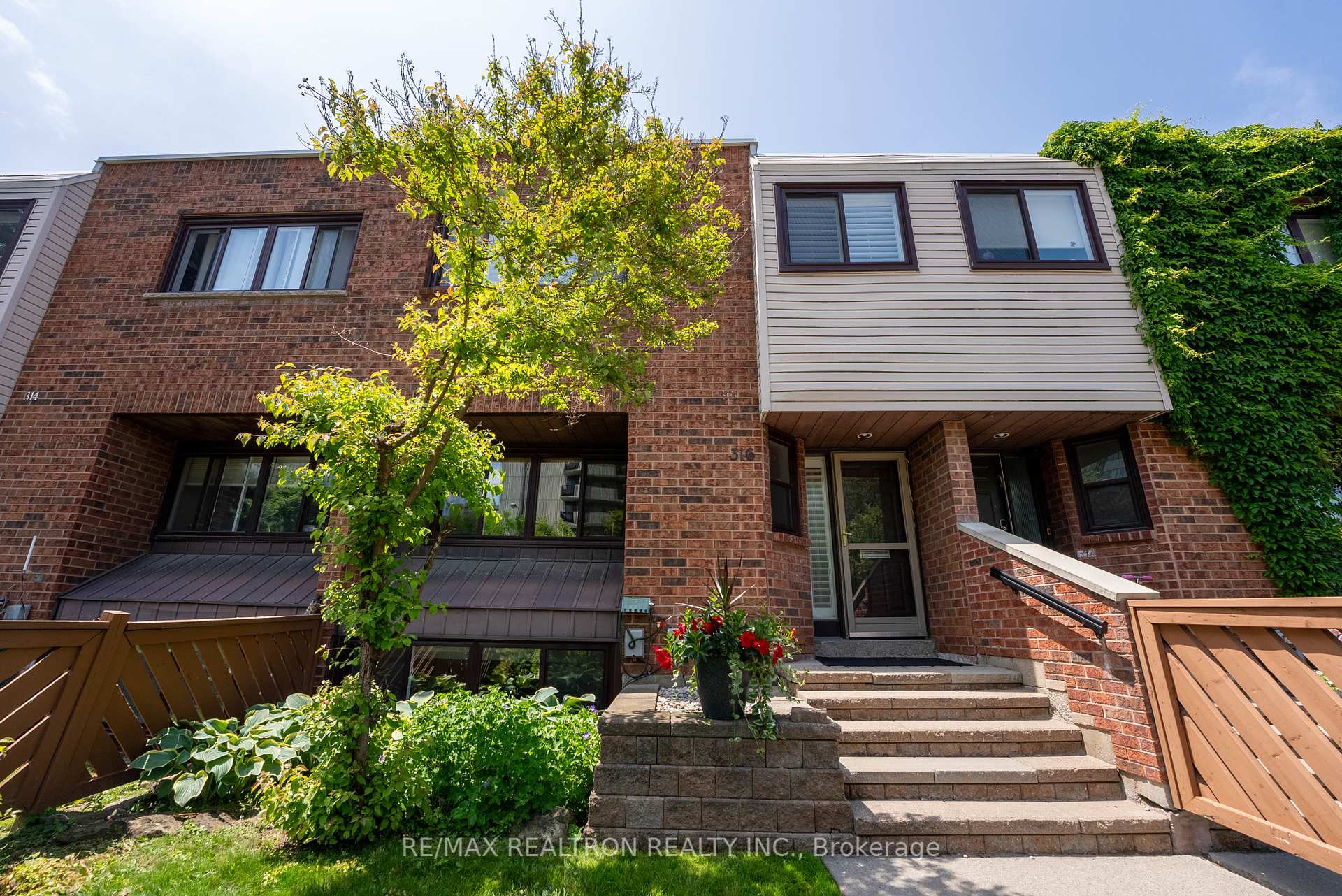 4 Bedrooms Condo at 316 Torresdale, Toronto For sale