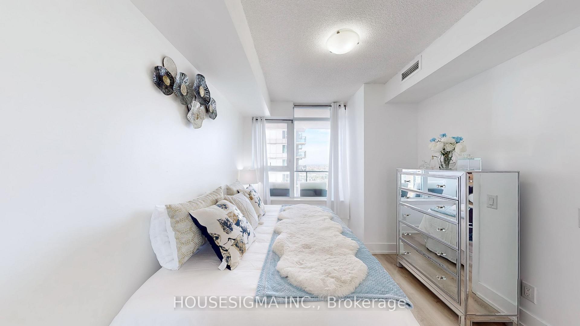 2 Bedrooms Condo at 190 Borough,  Toronto For sale
