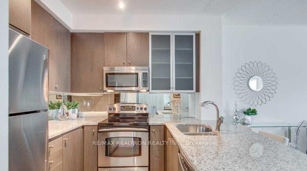 1 Bedroom Condo at 18 Yorkville, Toronto For sale