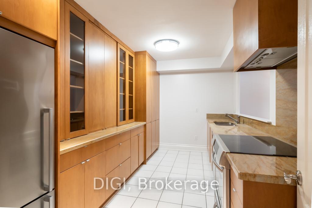 3 Bedrooms Condo at 75 York Mills, Toronto For sale