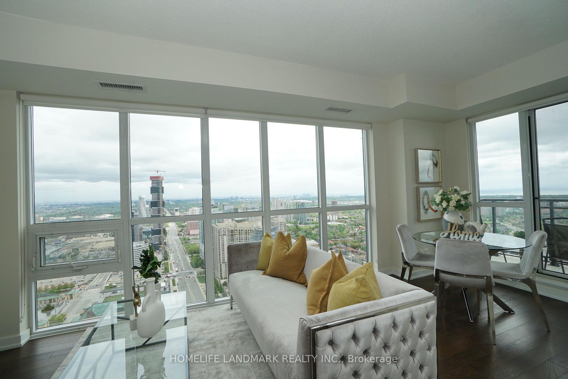 3 Bedrooms Condo at 4011 Brickstone, Mississauga For sale