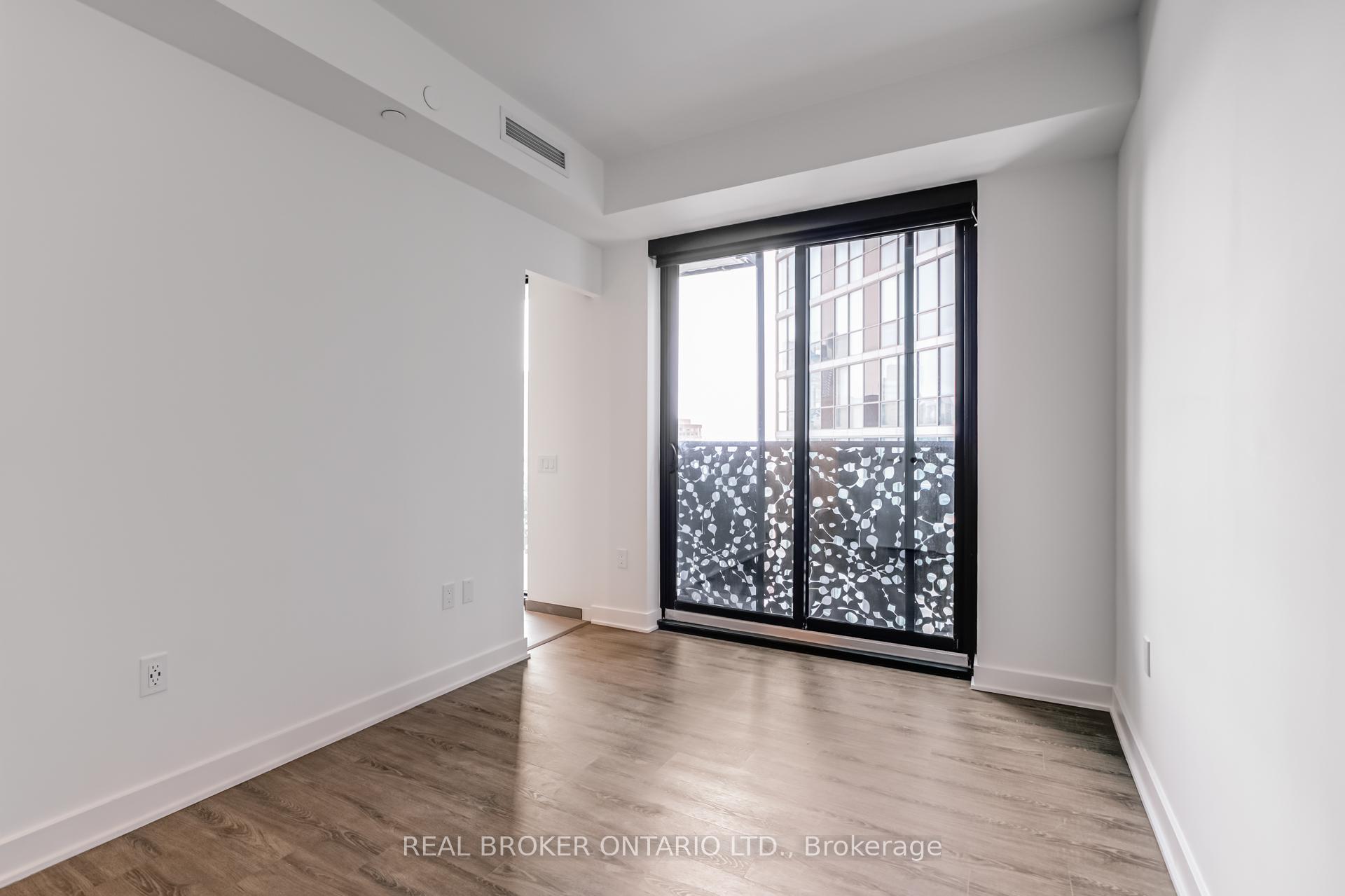 3 Bedrooms Condo at 55 Charles St, Toronto For sale