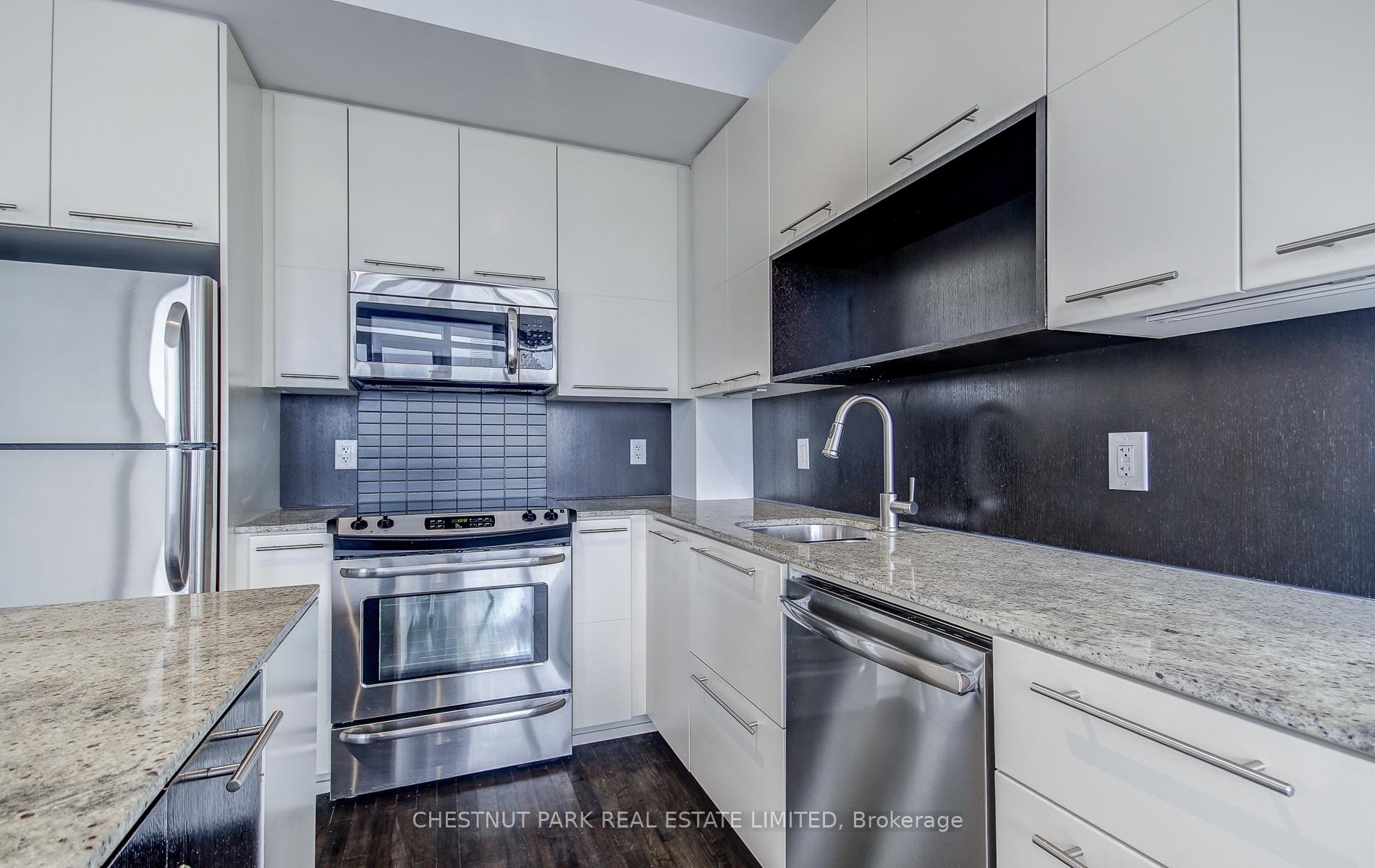 2 Bedrooms Condo at 25 Carlton, Toronto For sale