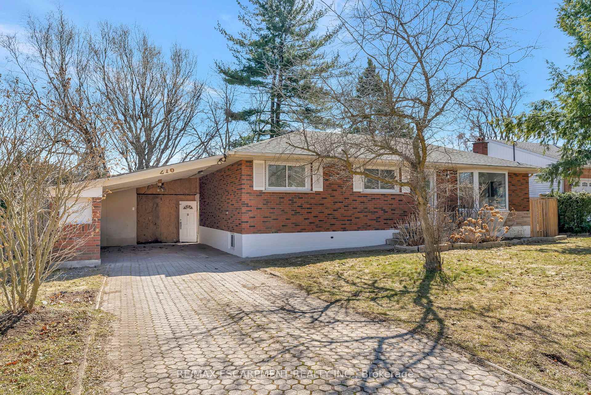 216 Sioux Road, Hamilton, ON L9G 1P8
