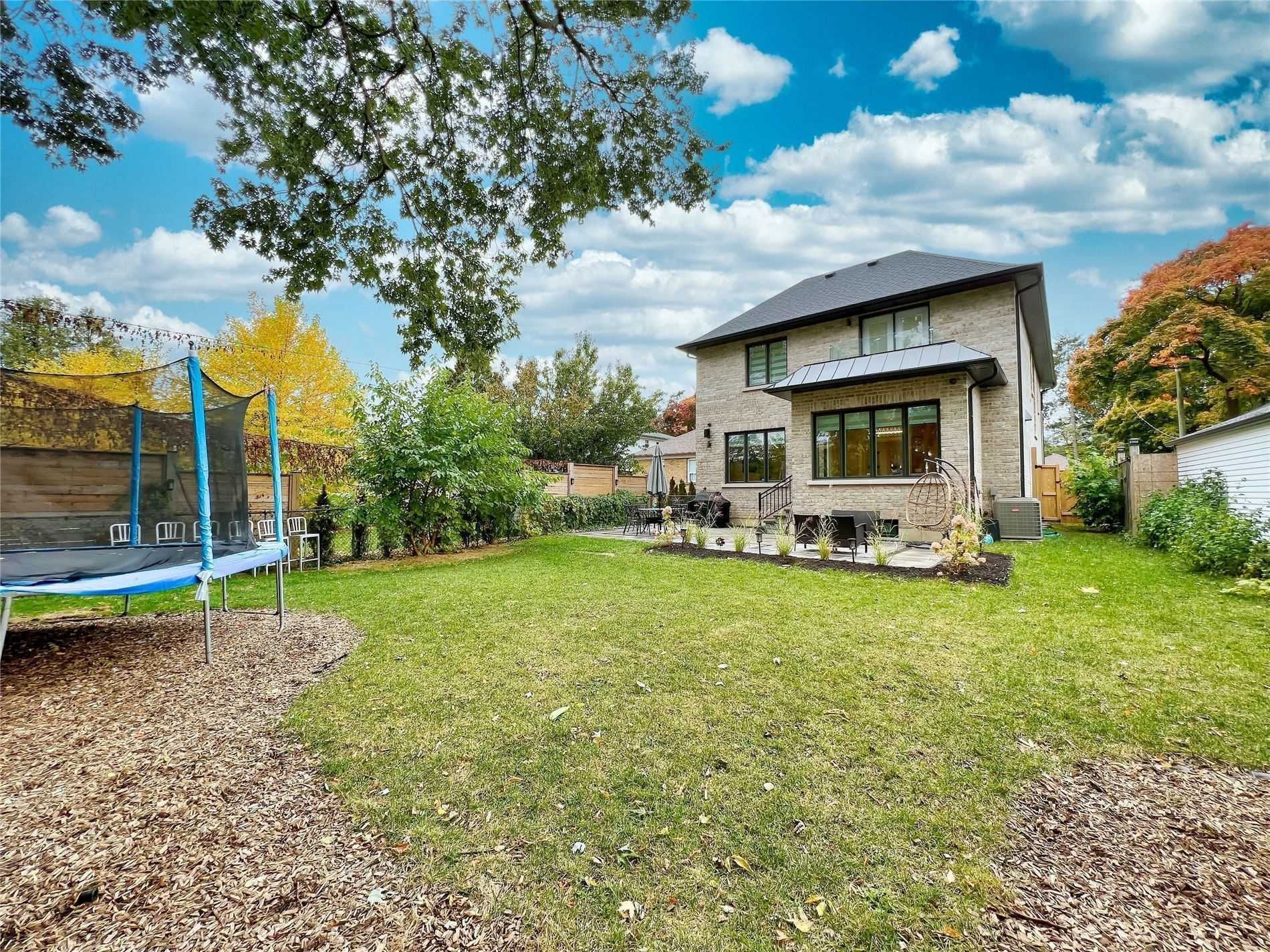 48 Enfield Avenue W