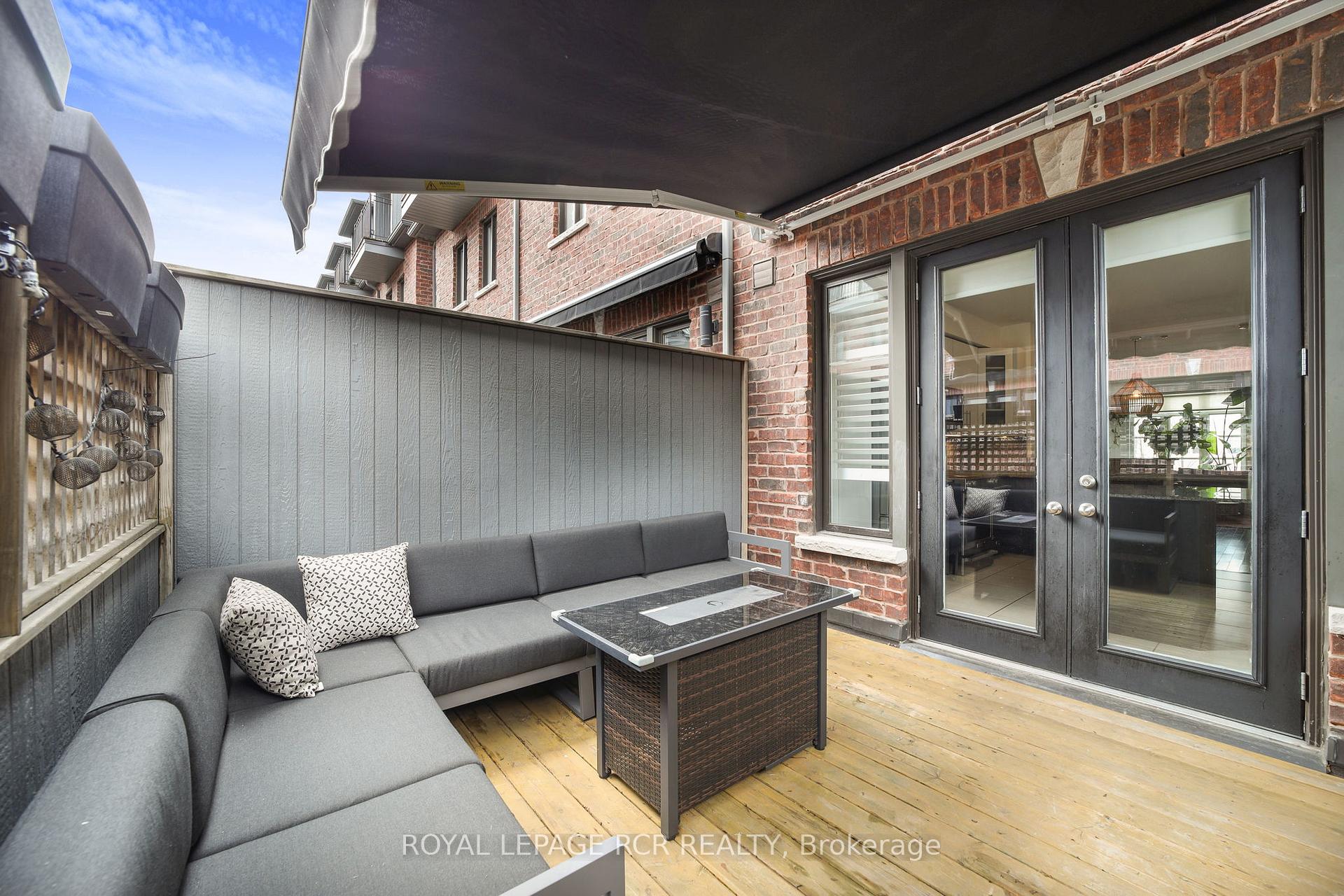 4 Bedrooms Condo at 8343 Kipling, Vaughan For sale