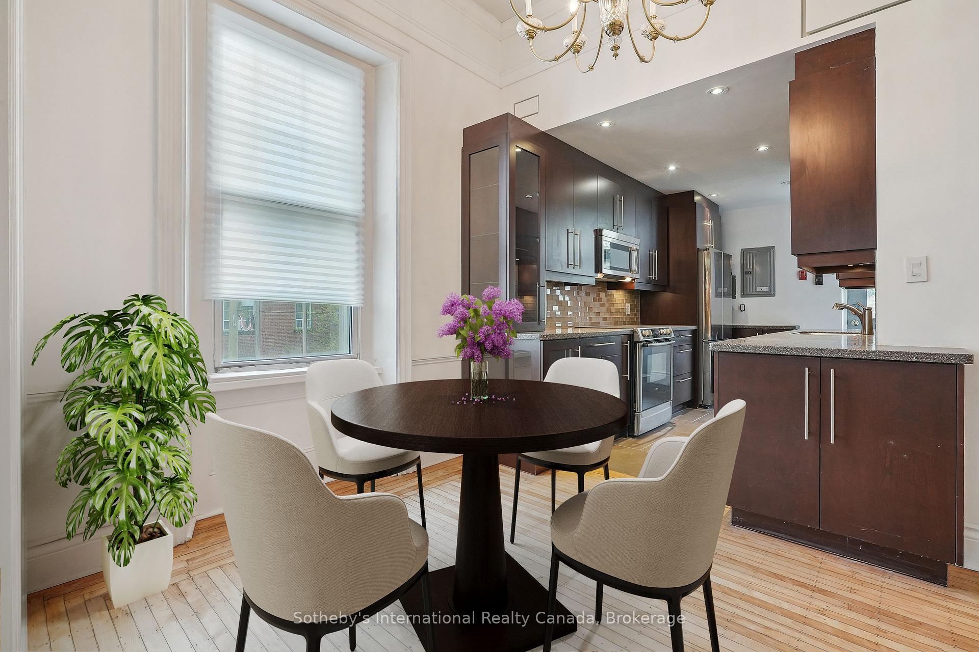 2 Bedrooms Condo at 35 Duke, Hamilton For sale
