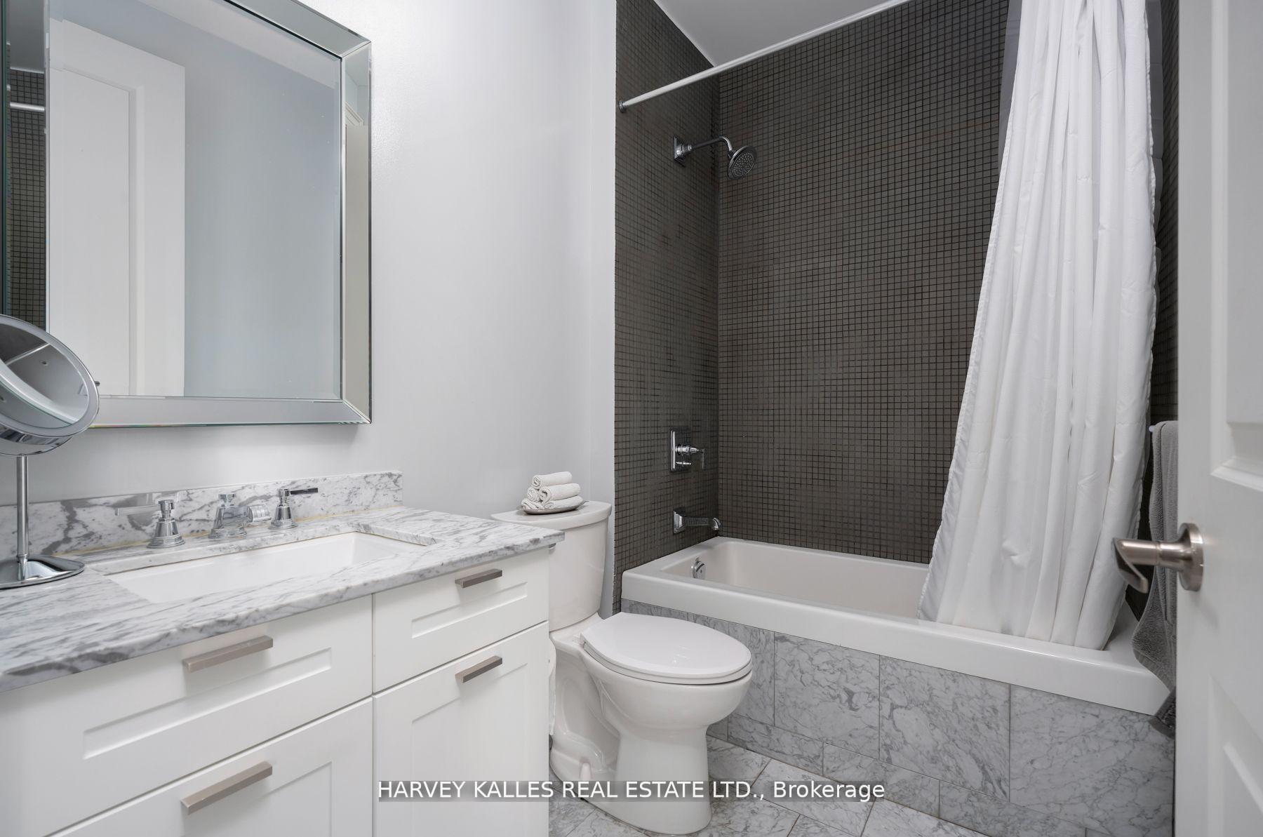 3 Bedrooms Condo at 35 Hayden, Toronto For sale