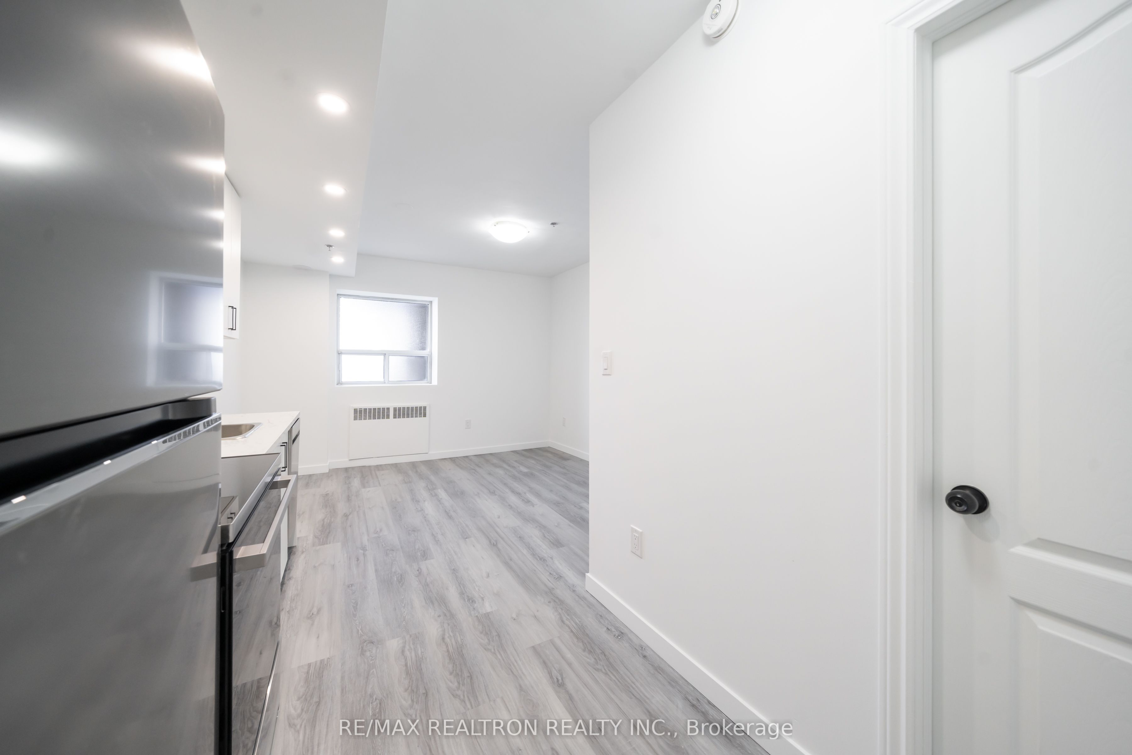 #112 - 1524 Lawrence Avenue, Toronto, ON M6L 1B7