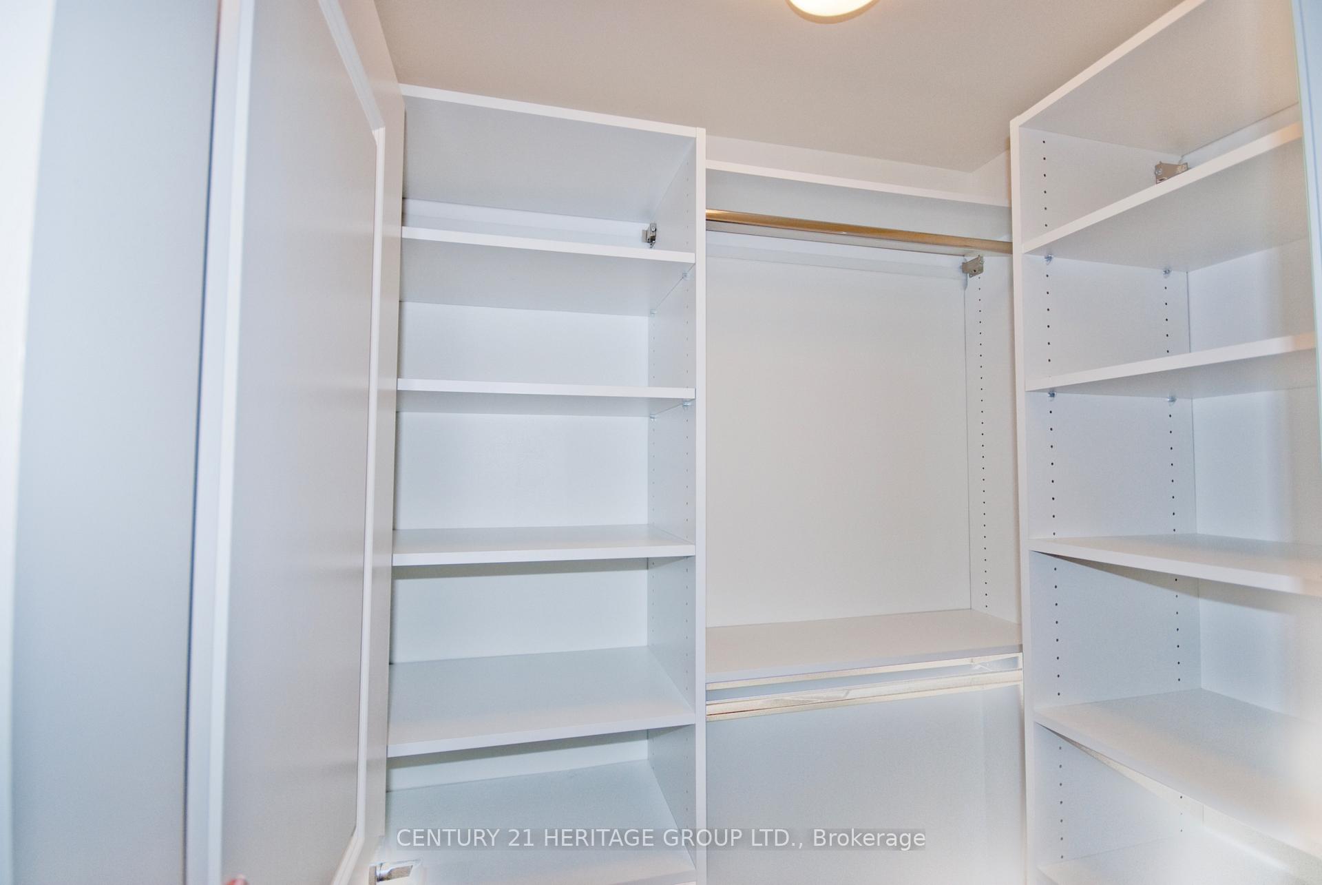 2 Bedrooms Condo at 85 North Park, Vaughan For sale