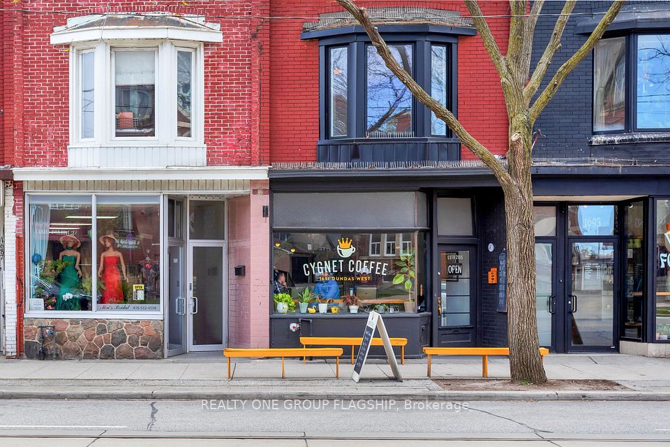 1691 Dundas