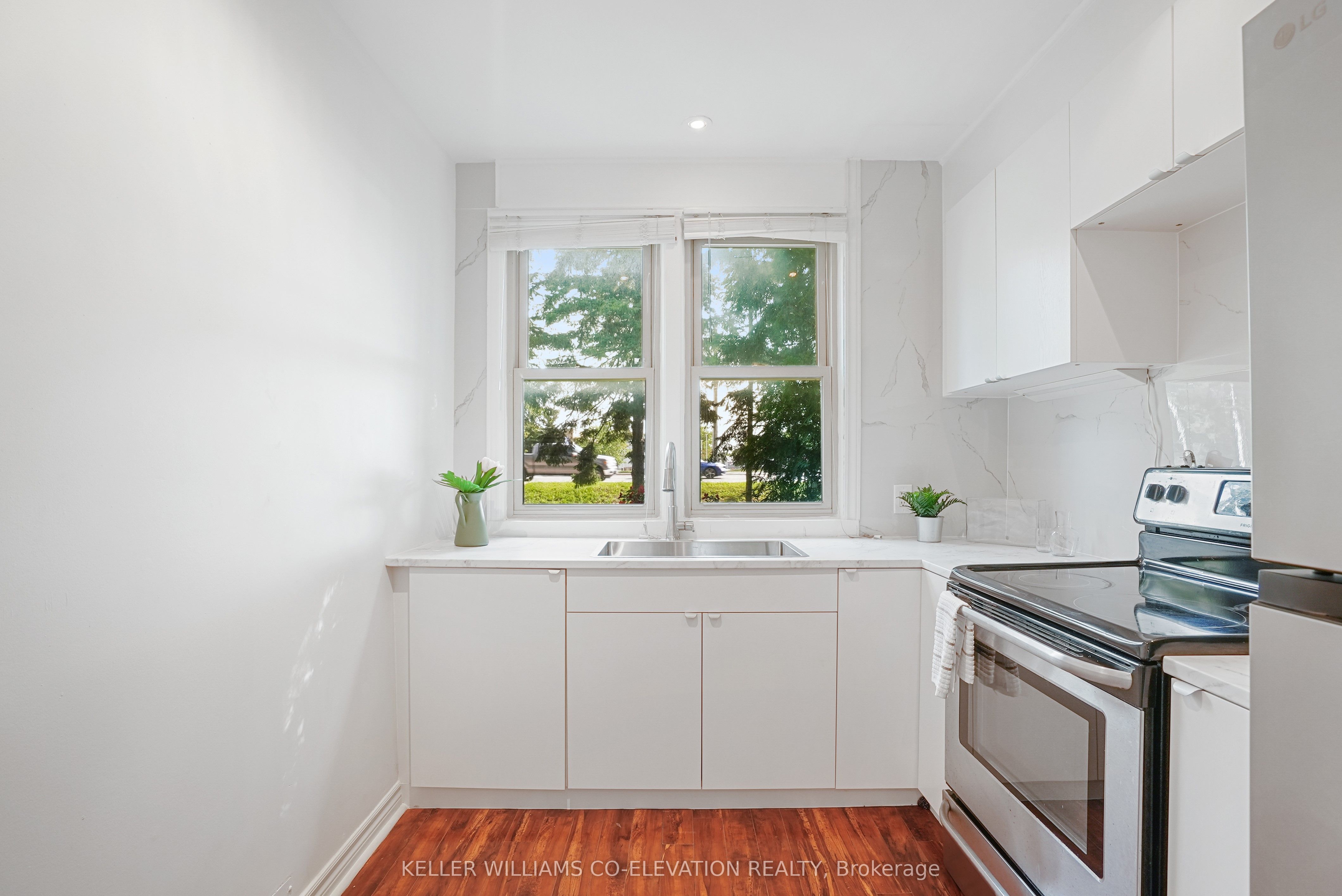 1136 Bronte Road