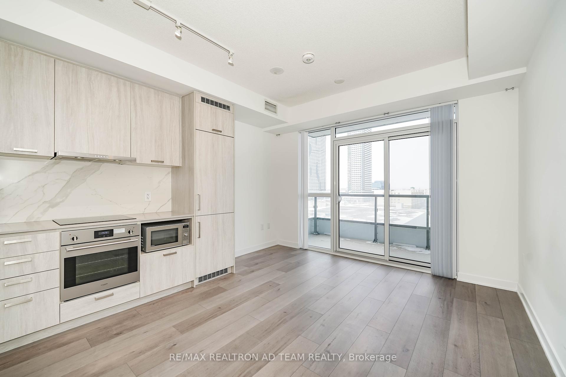 Condo at 10 Honeycrisp, Vaughan For sale