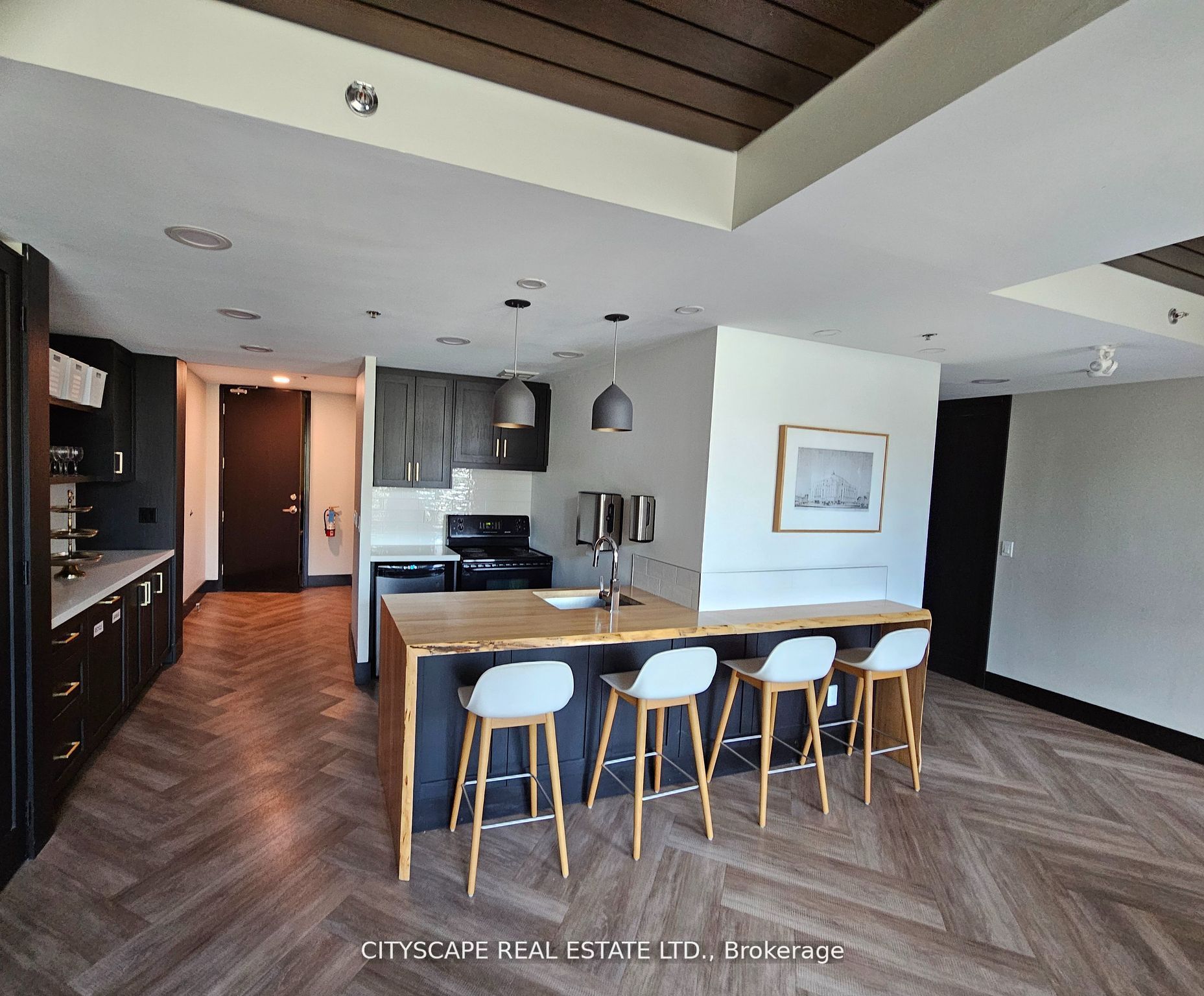 70 Alexander Street, #802