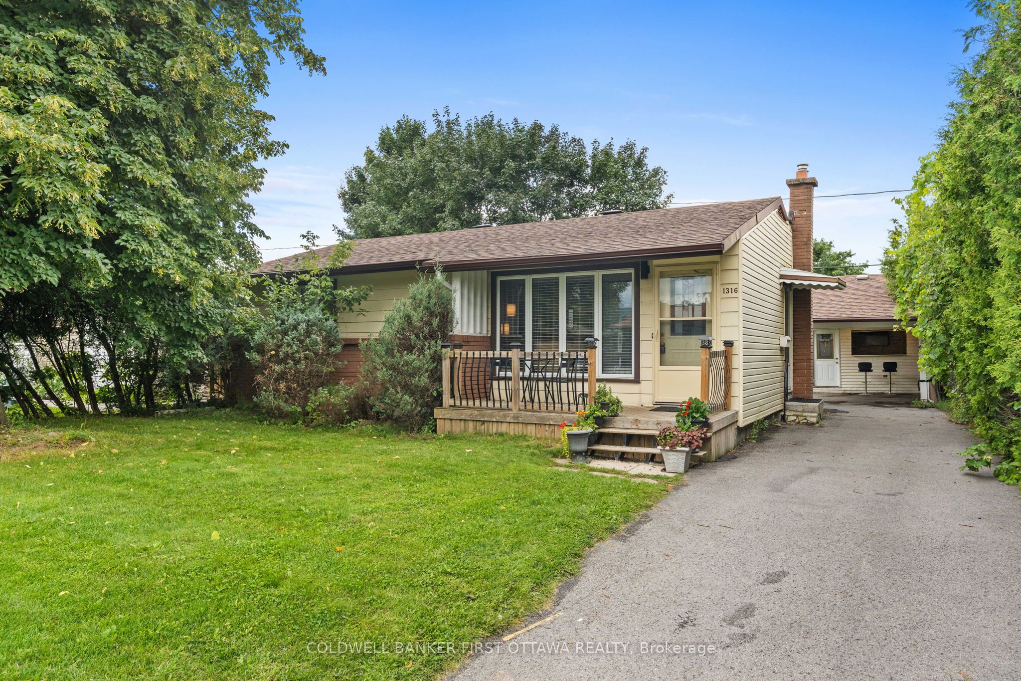 1316 AVENUE U Avenue, AltaVistaandArea, ON K1G 0E1
