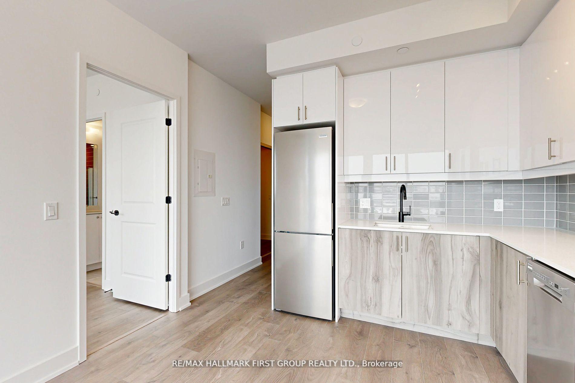 2 Bedrooms Condo at 2343 Khalsa, Oakville For sale