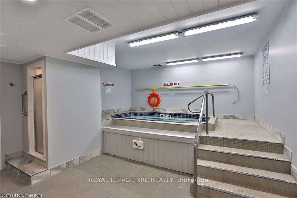 2 Bedrooms Condo at 500 GREEN, Hamilton For sale