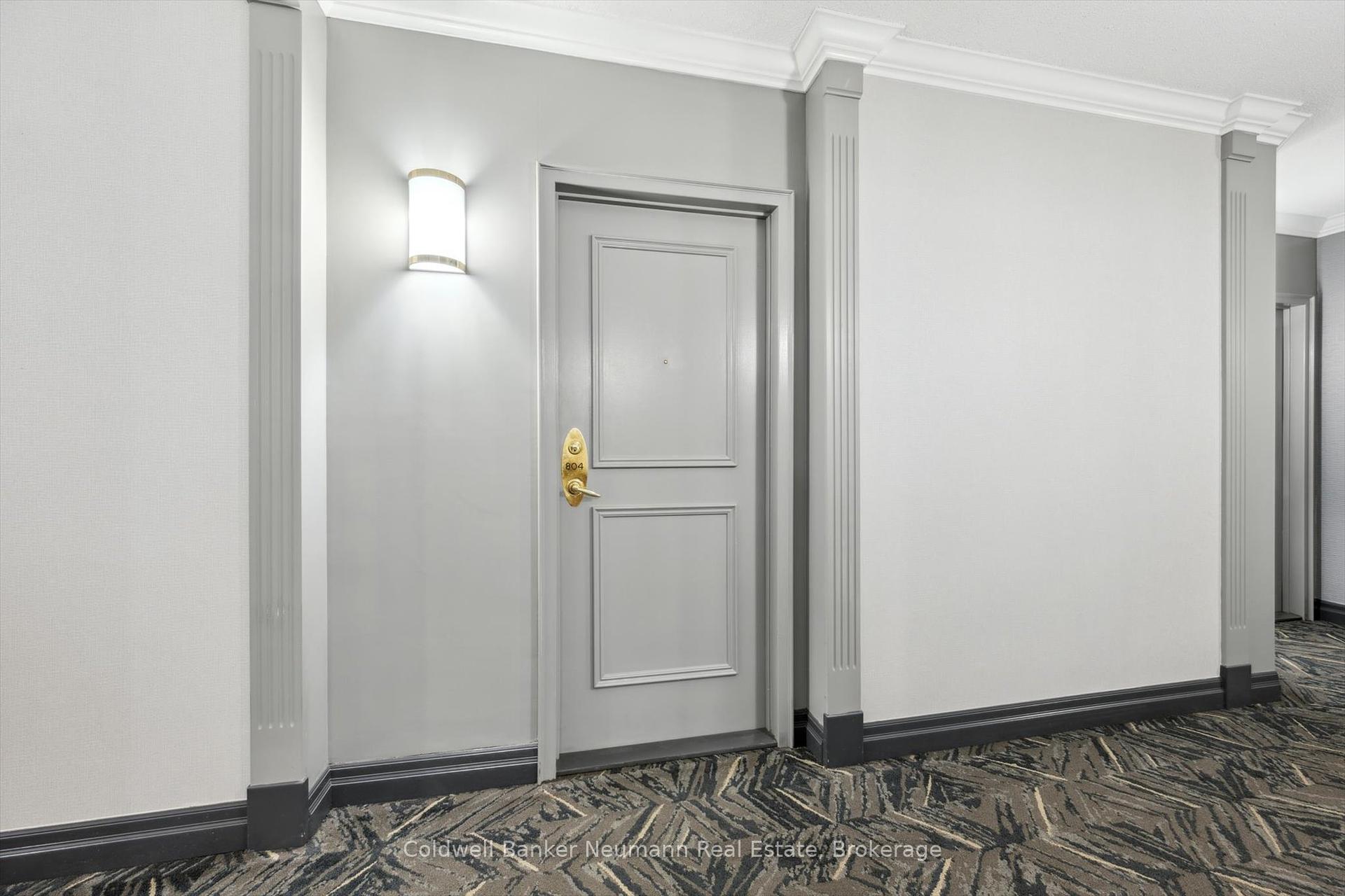 1 Bedroom Condo at 40 Old Mill, Oakville For sale