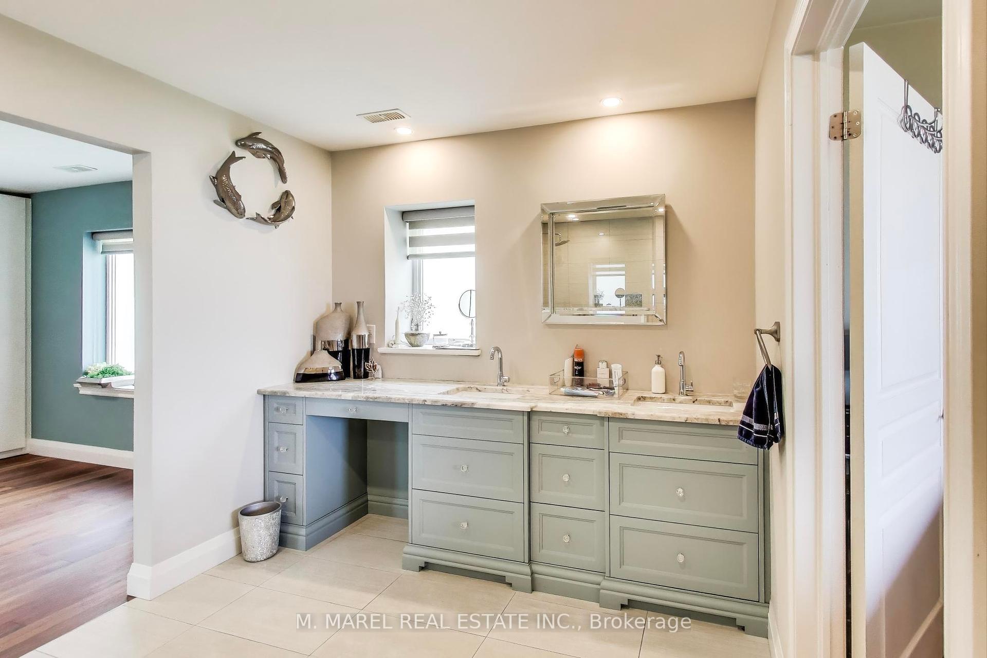 4 Bedrooms Condo at 484 Millen, Hamilton For sale