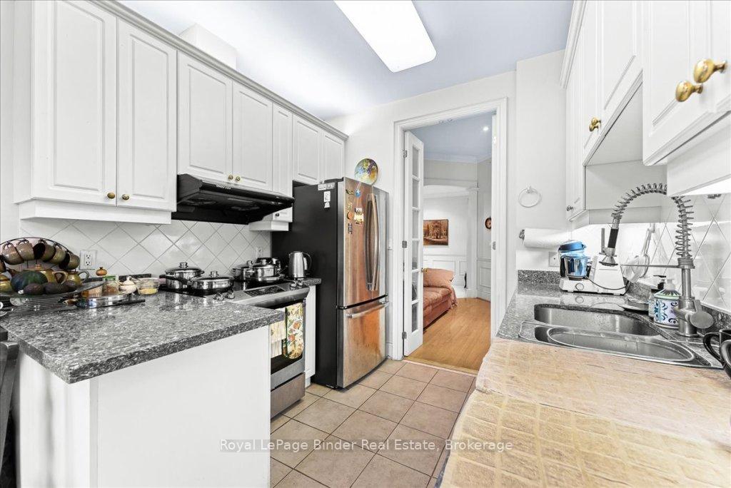 3 Bedrooms Condo at 88 Grandview,  Toronto For sale