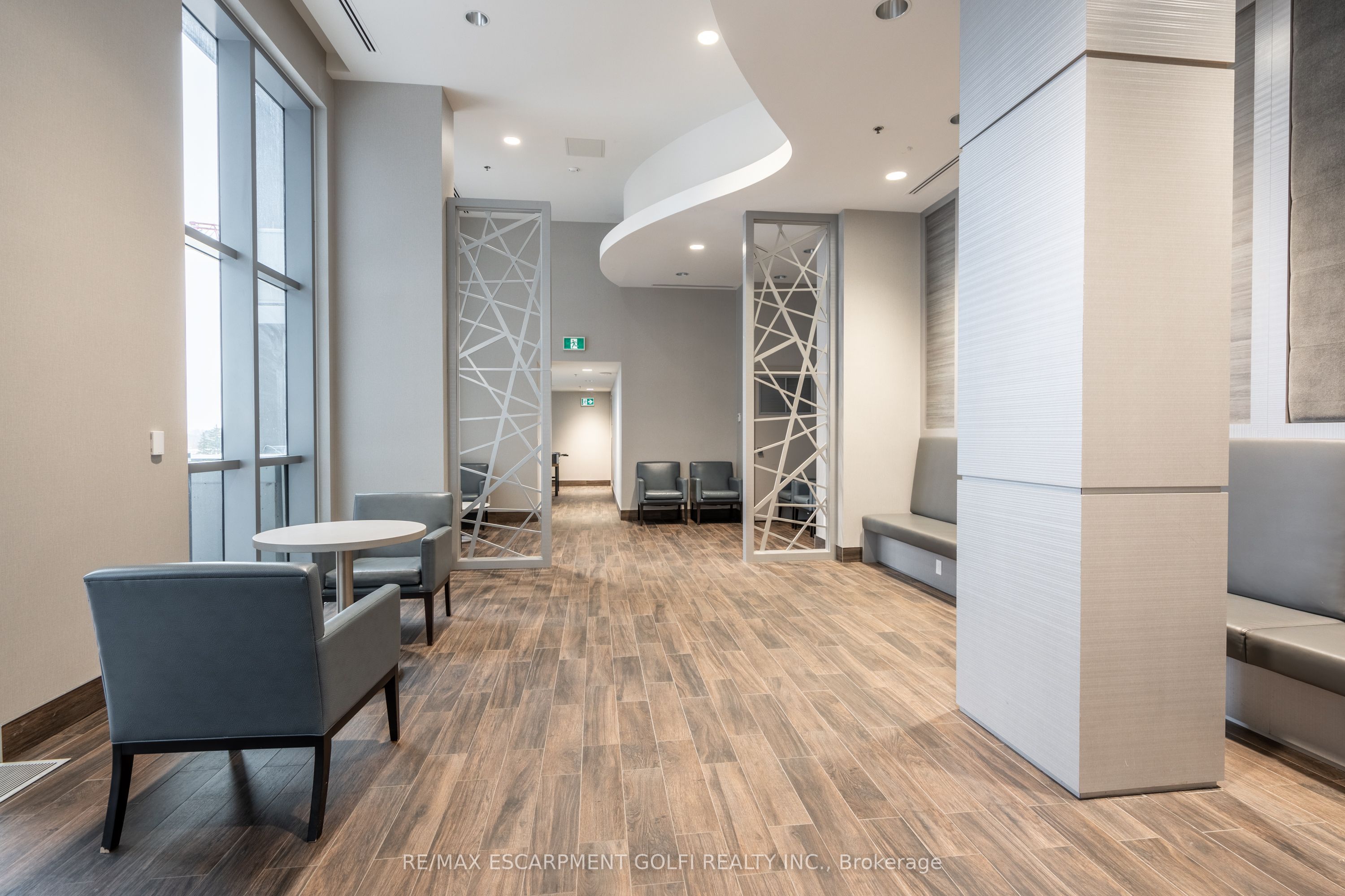 2093 Fairview Street, #408