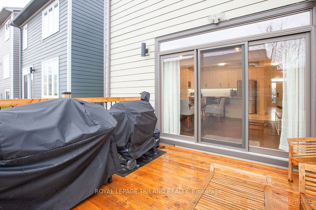 949 DEVERON Crescent, London, ON N5Z 0B3
