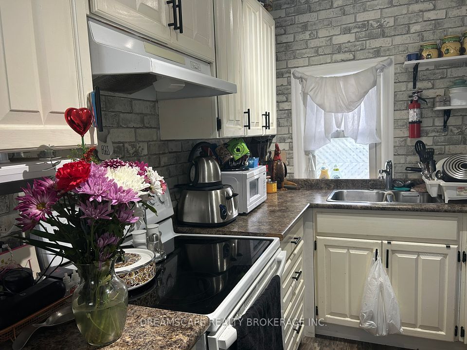 undefined ; MLS ID: X11992728