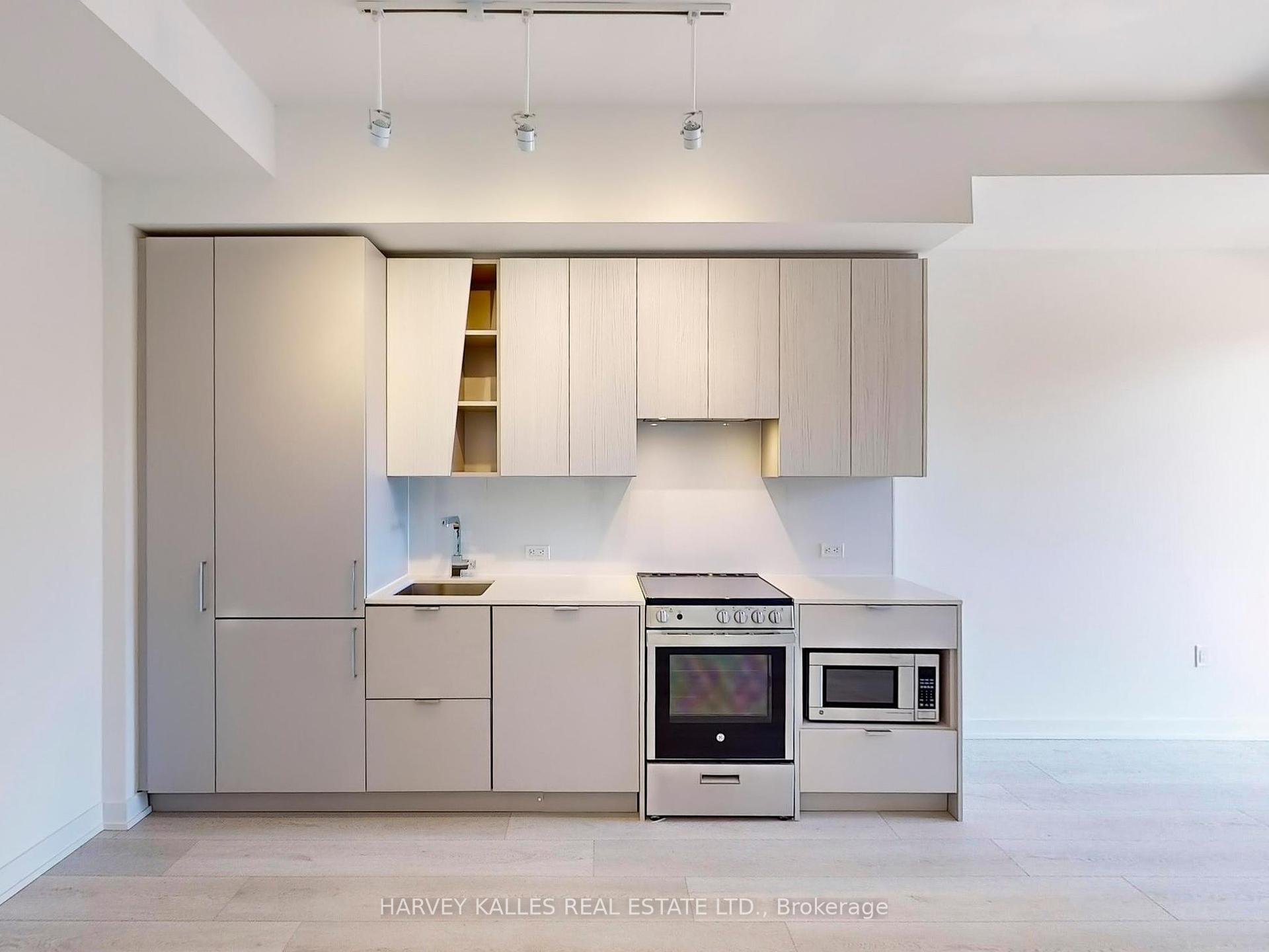 3883 Quartz Road 118
