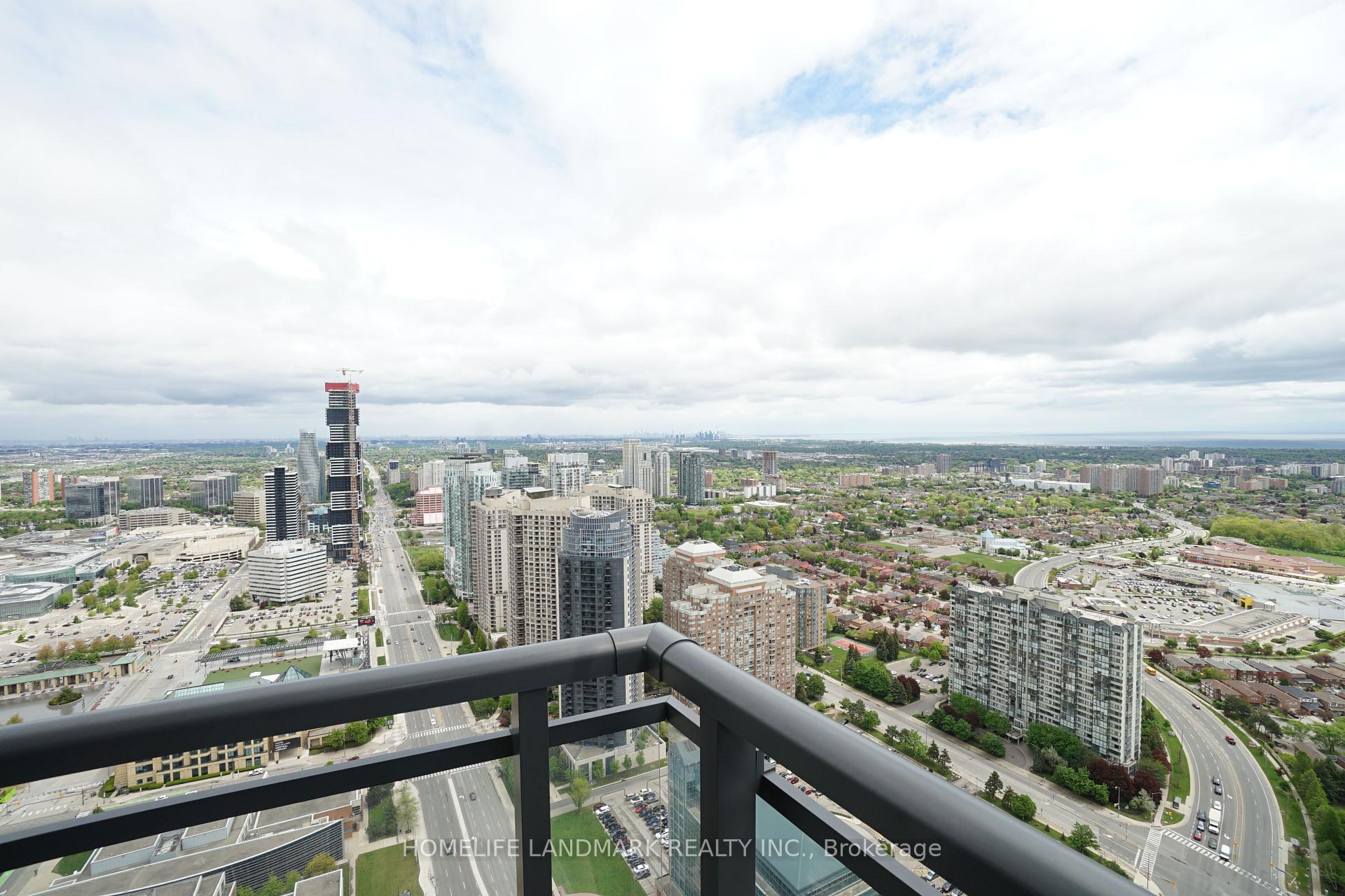 3 Bedrooms Condo at 4011 Brickstone, Mississauga For sale