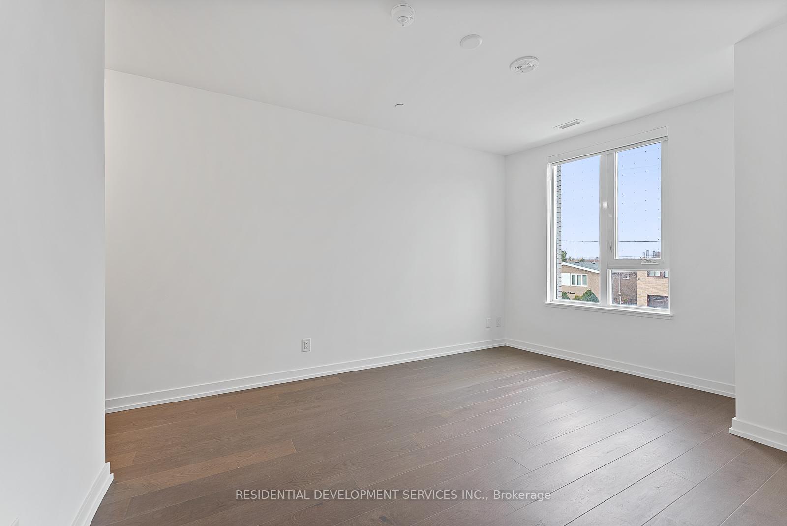 3 Bedrooms Condo at 15 Maryport Ave,  Toronto For sale