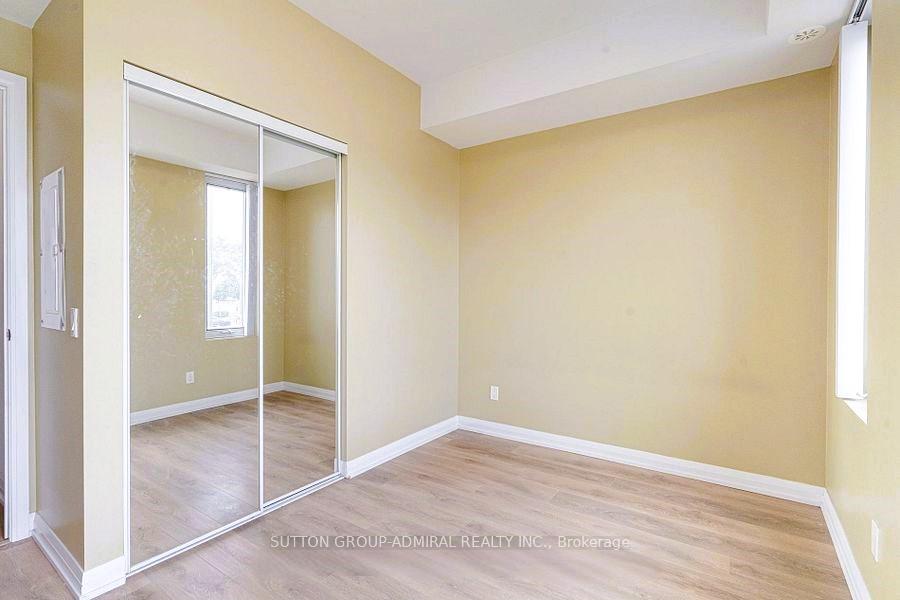 3 Bedrooms Condo at 1010 Portage,  Vaughan For sale