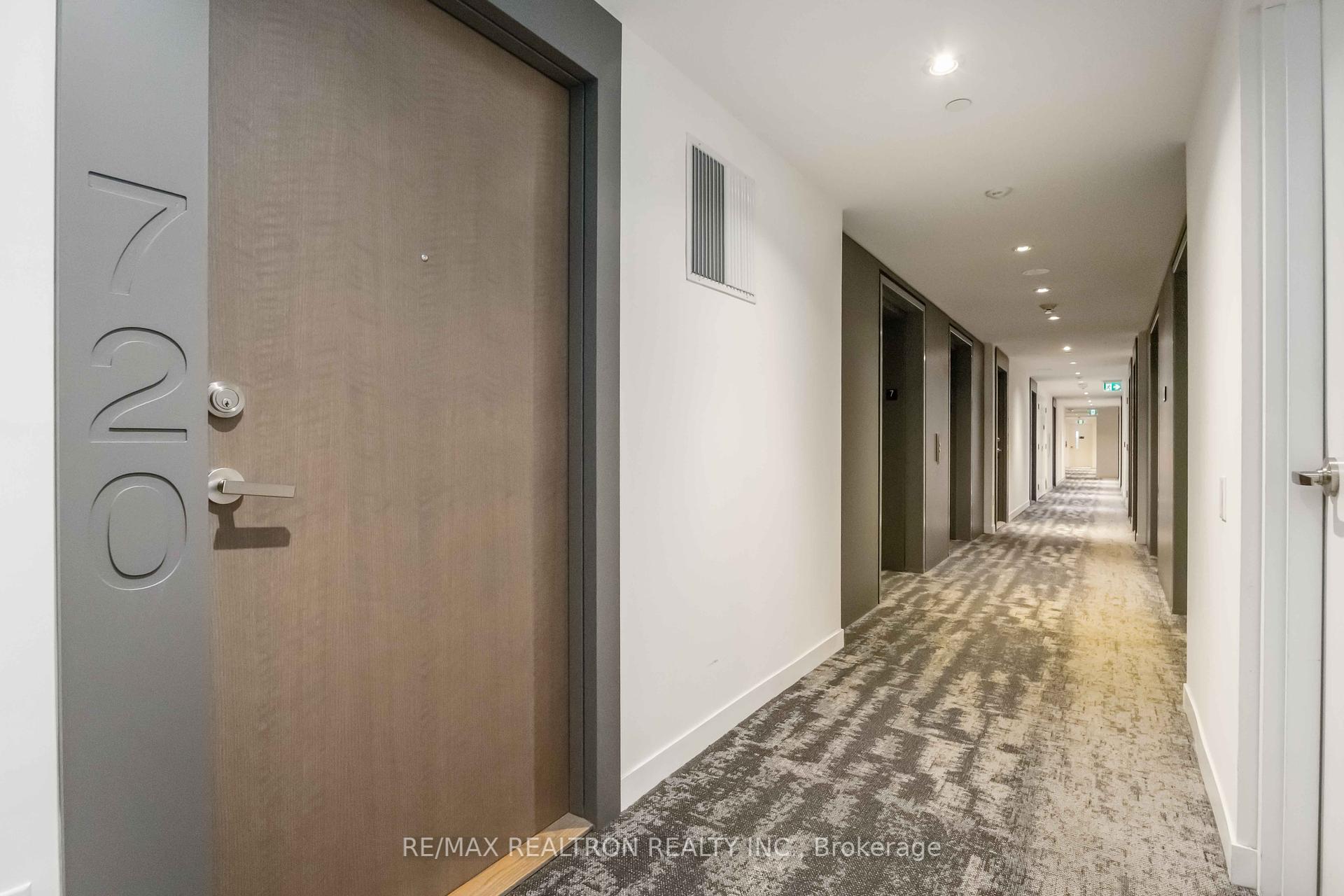 2 Bedrooms Condo at 20 Richardson, Toronto For sale