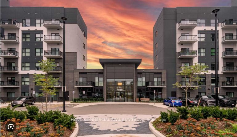 #405 - 102 Grovewood Common, Oakville, ON L6H 0X2