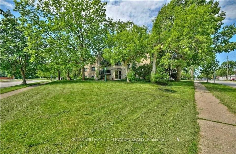 4424 Simcoe