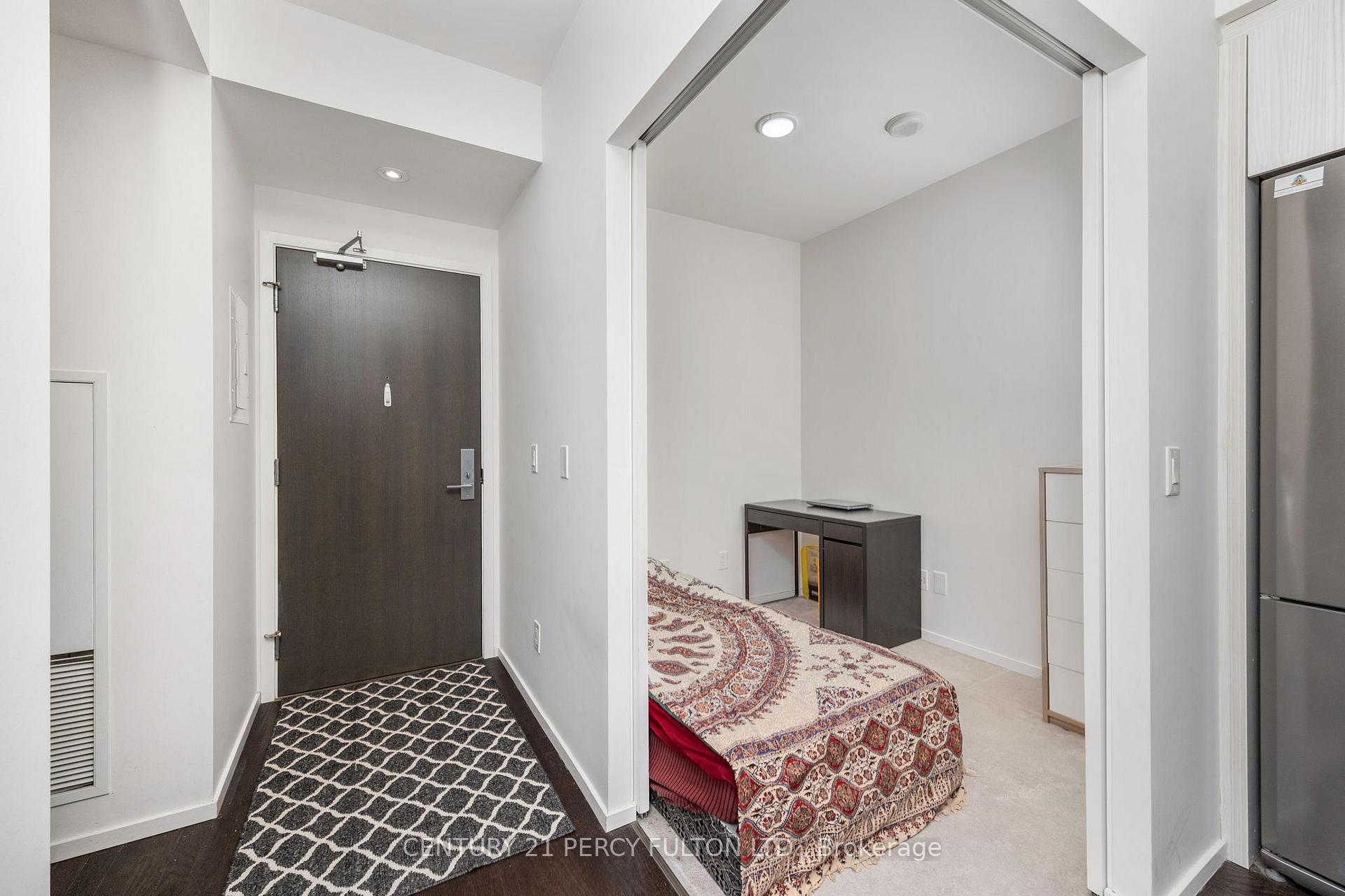 2 Bedrooms Condo at 101 Charles, Toronto For sale