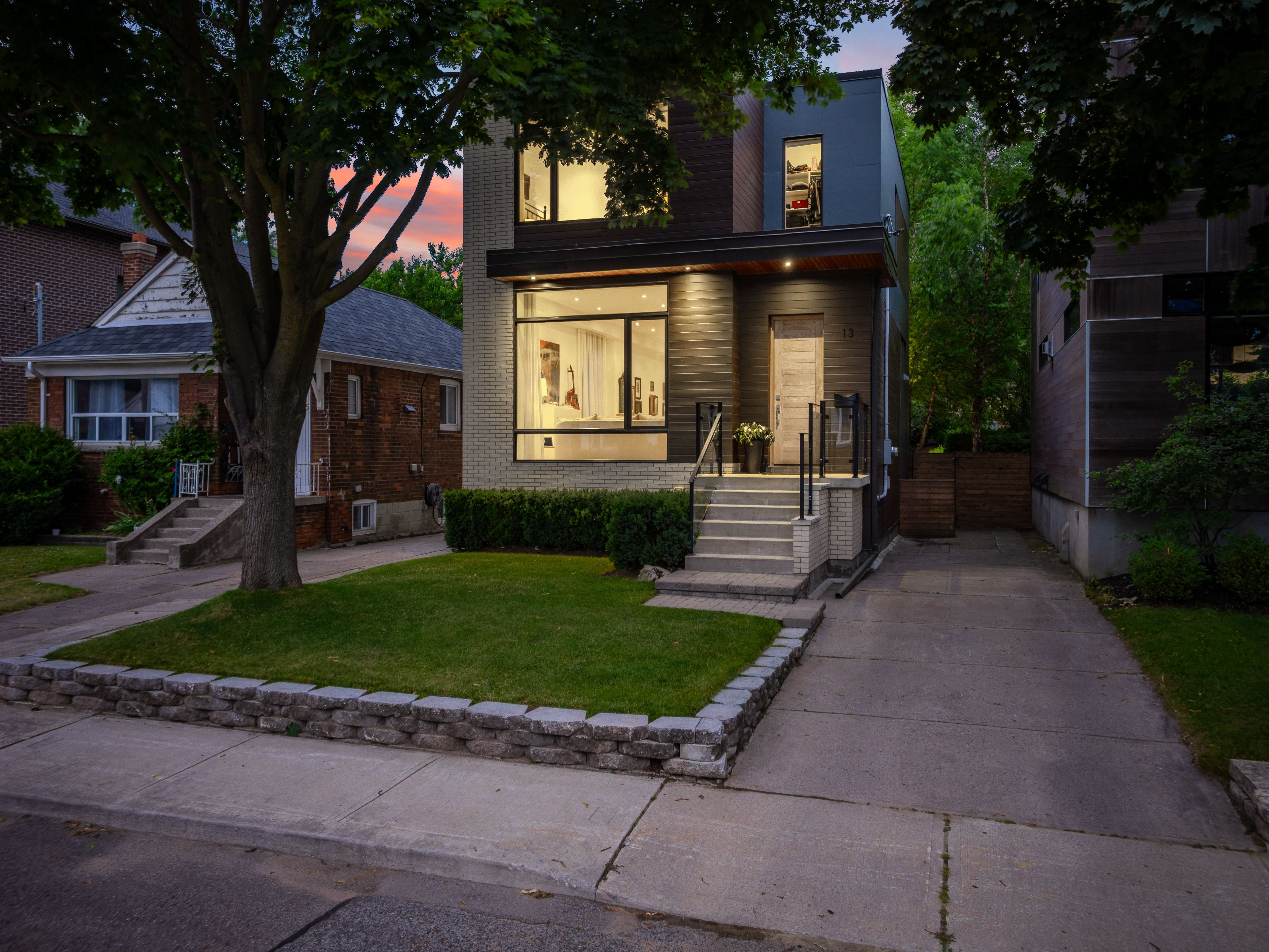 13 Barfield Avenue