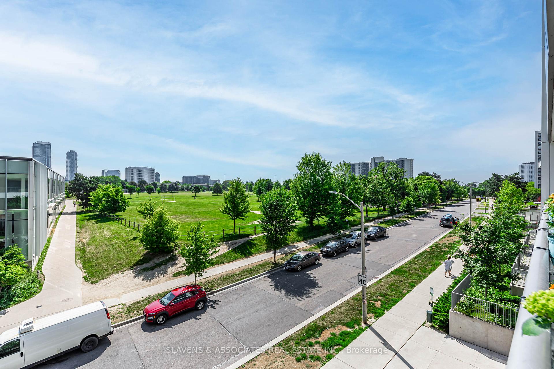 3 Bedrooms Condo at 38 Forest Manor, Toronto For sale