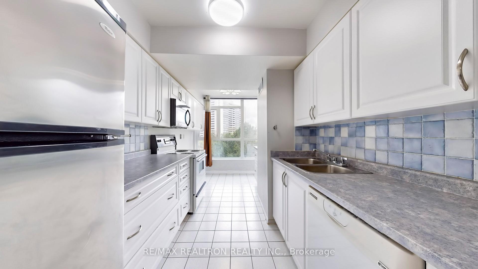 2 Bedrooms Condo at 3233 Eglinton,  Toronto For sale