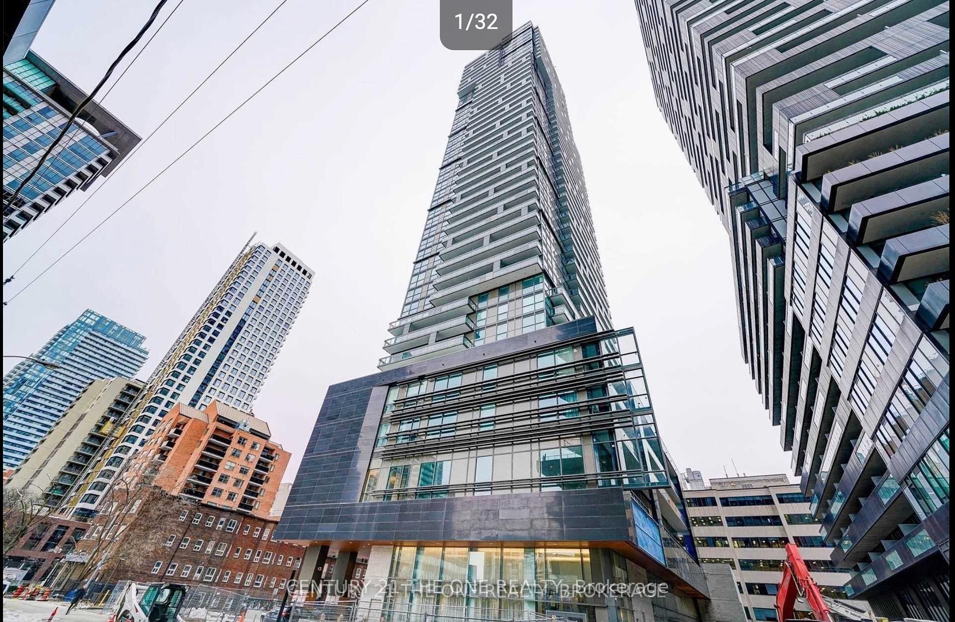 2 Bedrooms Condo at 39 Roehampton, Toronto For sale
