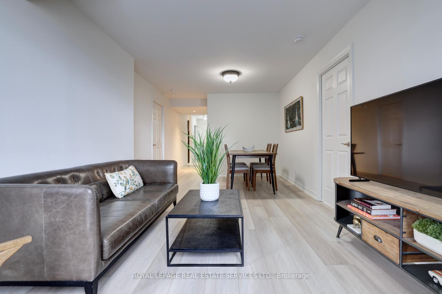 2 Bedrooms Condo at 5233 Dundas,  Toronto For sale